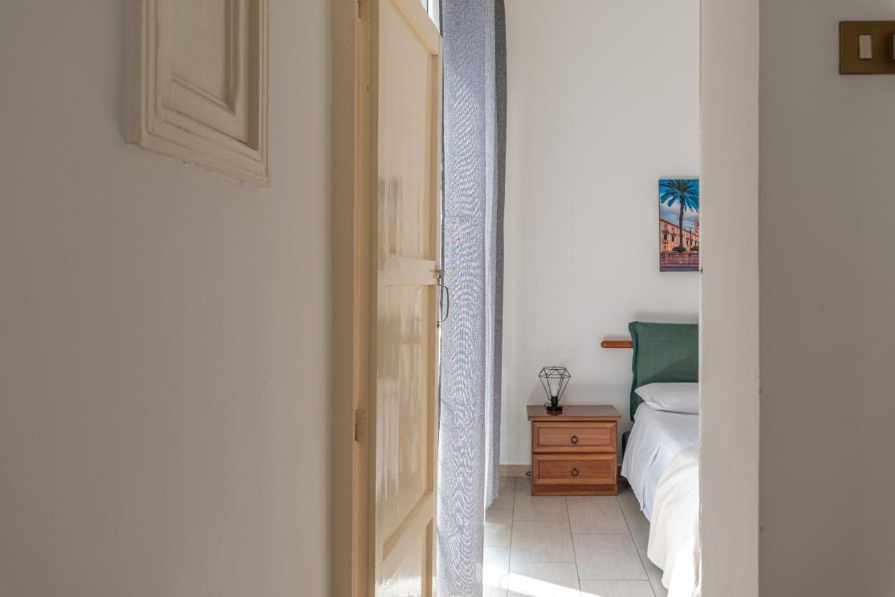 I Mori-Holiday Apartment Palermo Kültér fotó